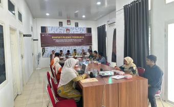 Panwaslih Nagan Raya bersama stakeholder Menghadiri Rapat Pleno Terbuka Rekapitulasi PDPB Triwulan III  di Aula KIP Nagan Raya, Kamis 02 Oktober 2025.